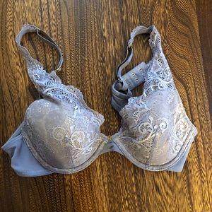 Lace contour plunge bra